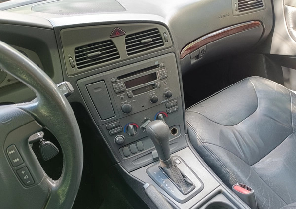 Volvo V70 cena 4199 przebieg: 210350, rok produkcji 2001 z Wrocław małe 56